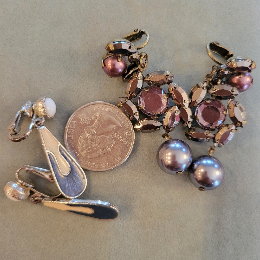 Vintage Signed Clip-On Earrings ~ 2 Pair ~ Kramer ~ Avon ~ MCM ~ 1960s - Picture 12 of 13